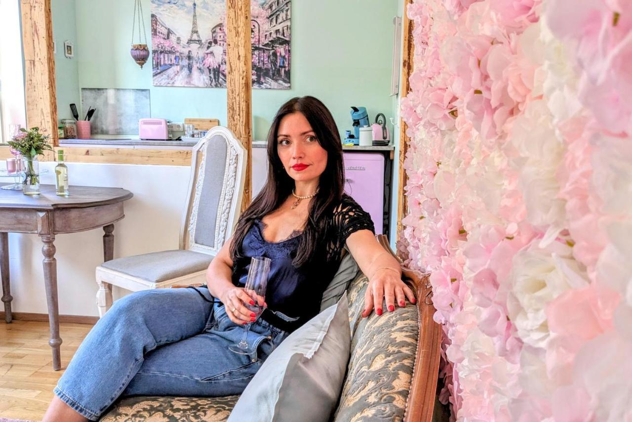 Queen Apartment ユルツェン エクステリア 写真
